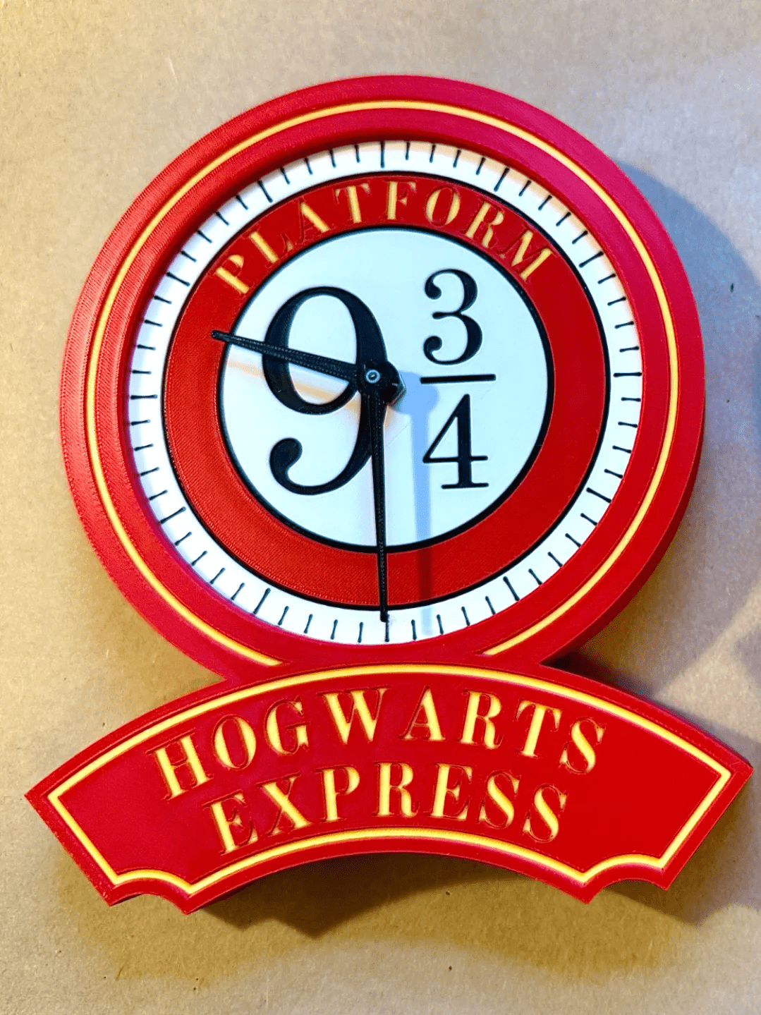 Hogwarts Express Platform 9¾ Wall Clock (Two Sizes) - Stampa3D