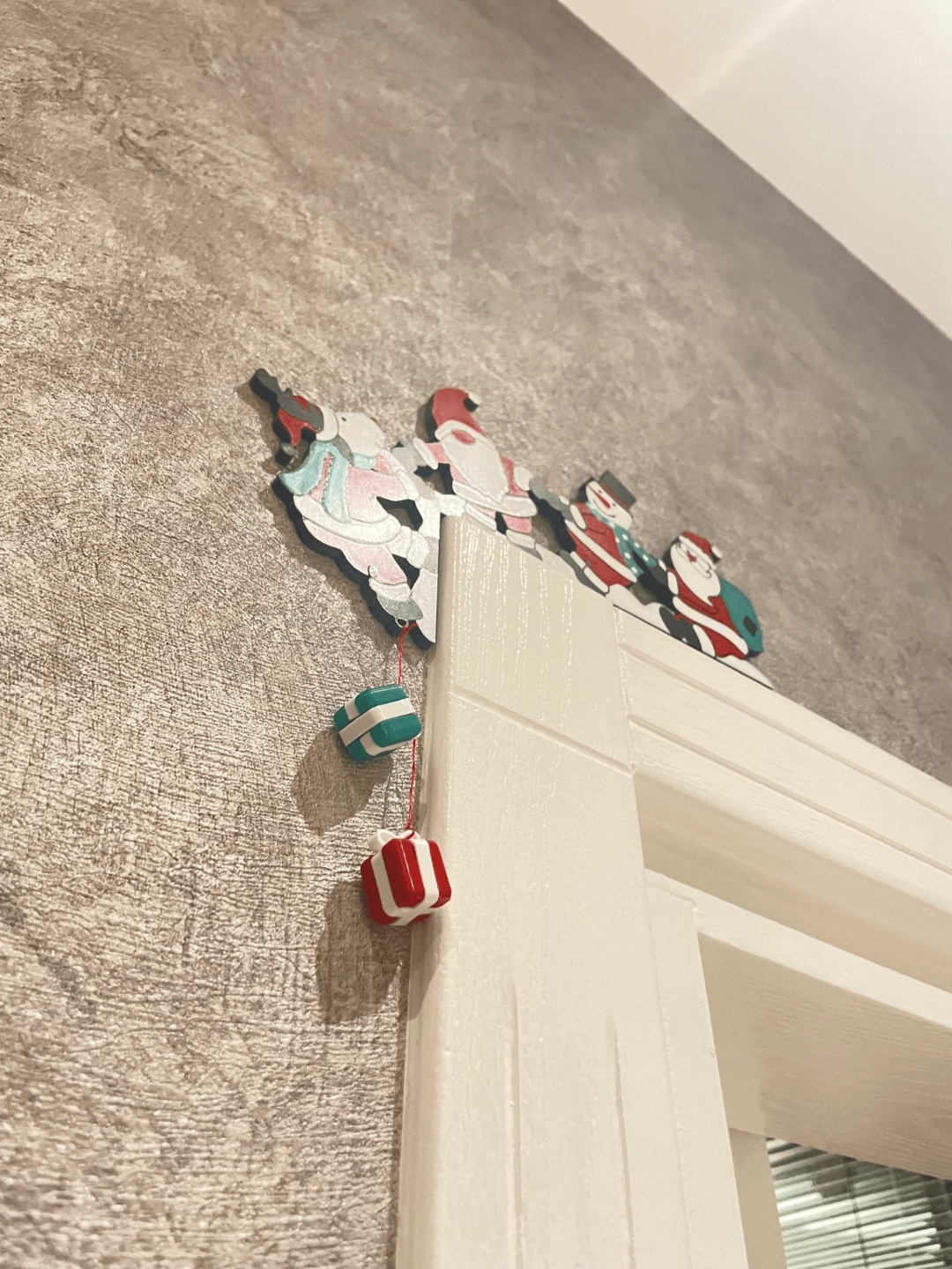 Santa & Snowman Door Frame Decoration – Hanging Gift Edition - Stampa3D