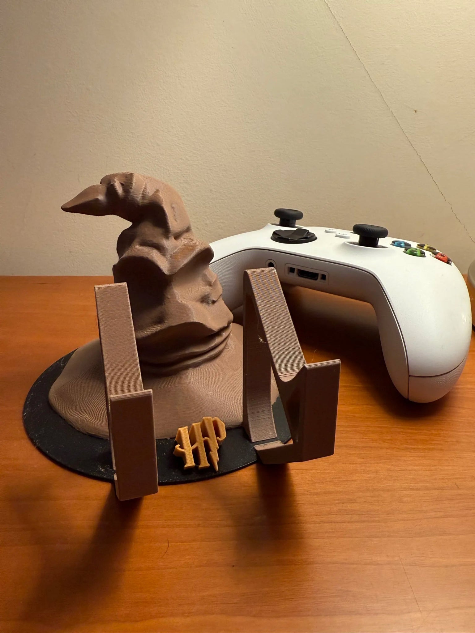 Sorting Hat Controller Holder – Wizarding - Themed 3D Printed Stand - Stampa3D