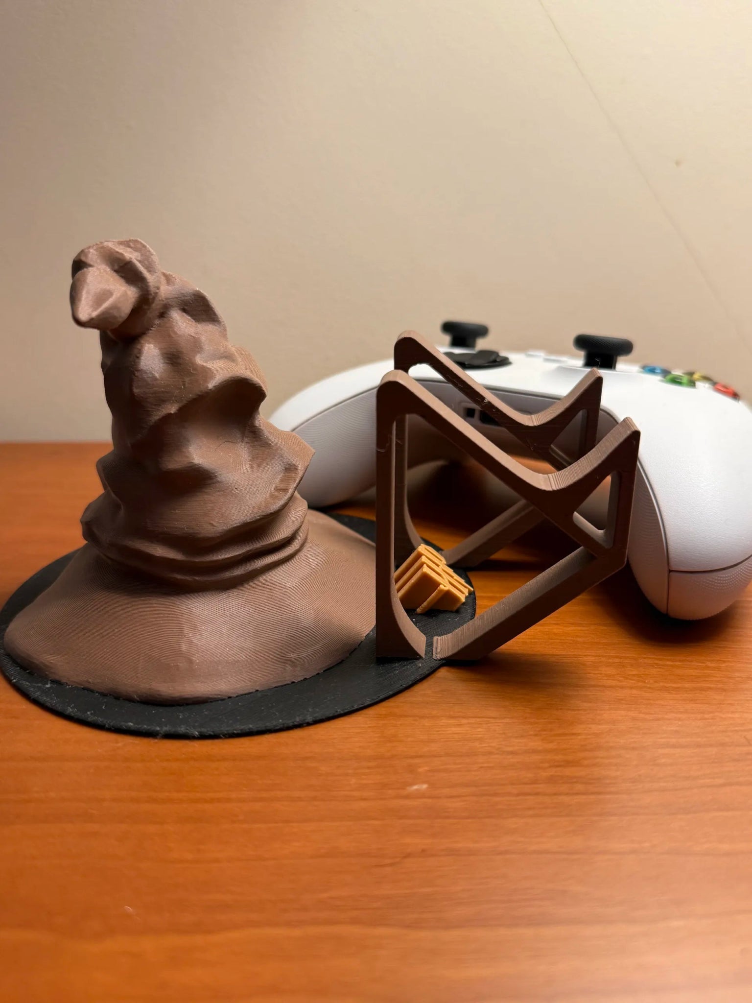 Sorting Hat Controller Holder – Wizarding - Themed 3D Printed Stand - Stampa3D